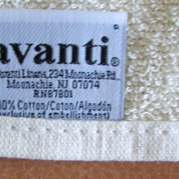 NWOT Tea Towels with Embroidered Accent Set of Two - Picture 2 of 5